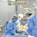 CỨU SỐNG BỆNH NHÂN 73 TUỔI TẮC RUỘT DO U ĐẠI TRÀNG PHỨC TẠP